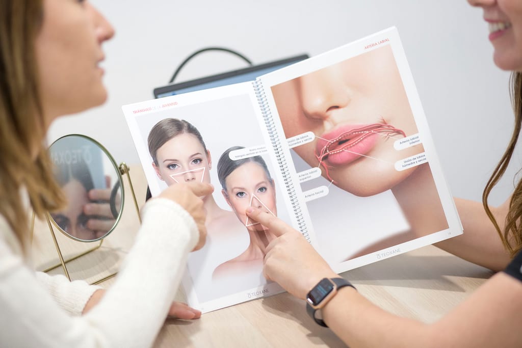 Previsión de un tratamiento de ácido hialurónico en los labios realizado por la Dra. Alba Oltra en Playa de San Juan.